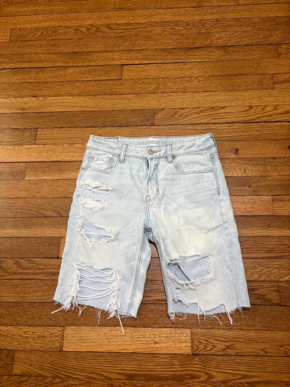 American Eagle Mom Short Denim Jeans Shorts Size 4 Bermuda Distressed 9" Inseam